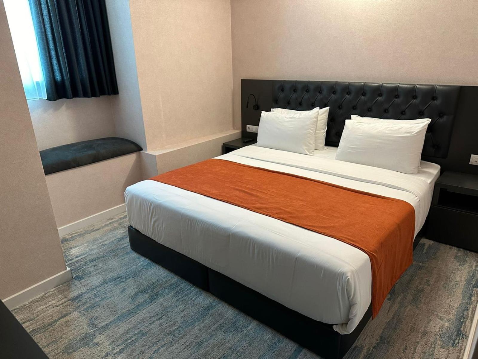 M 1 T Hotel Tbilissi Extérieur photo