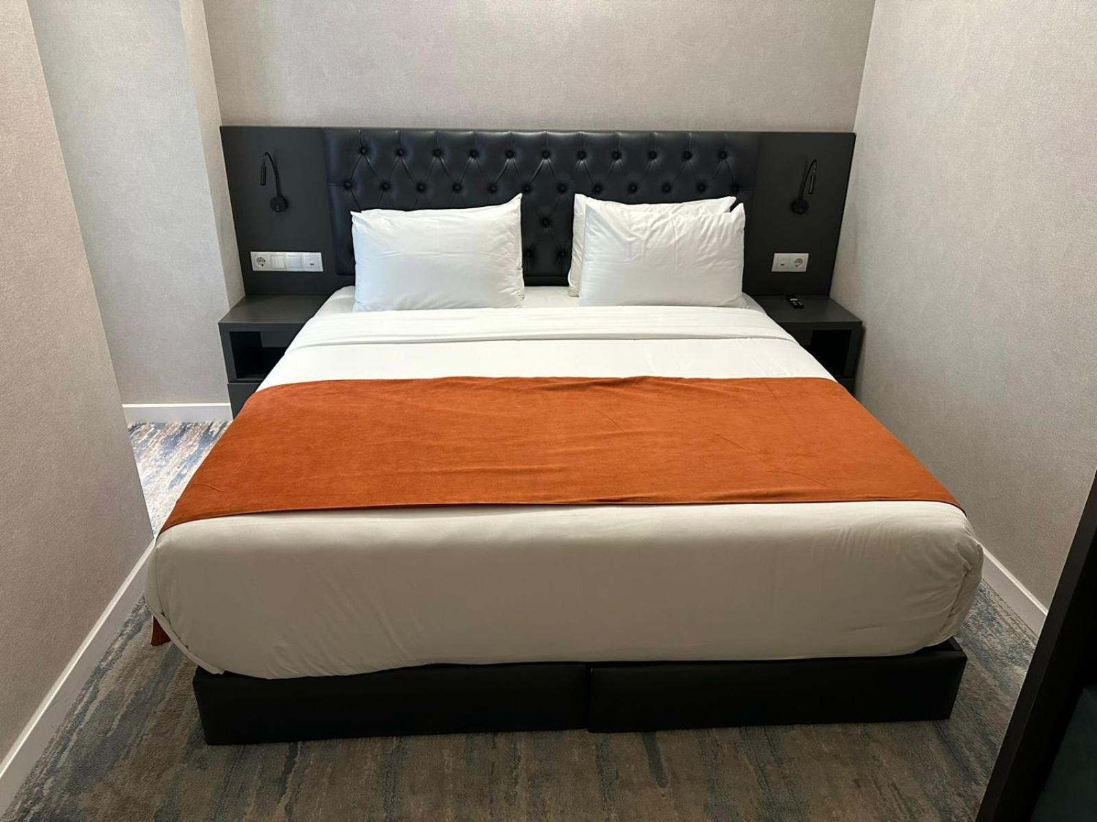 M 1 T Hotel Tbilissi Extérieur photo
