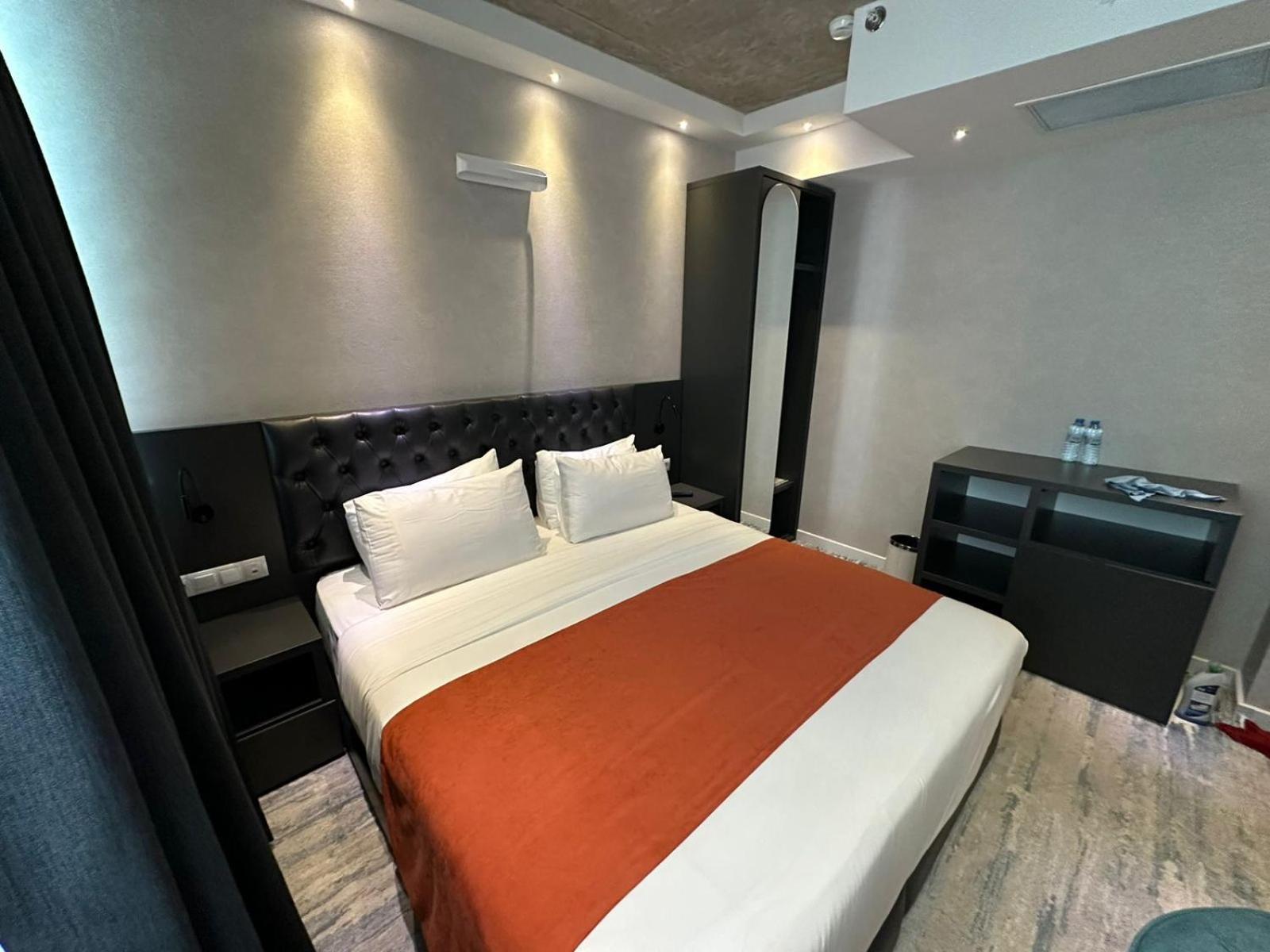 M 1 T Hotel Tbilissi Extérieur photo