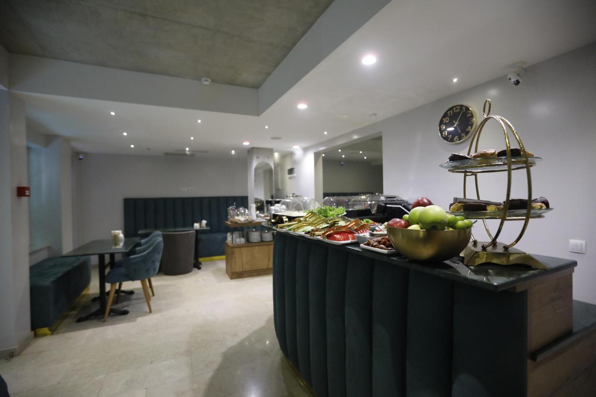 M 1 T Hotel Tbilissi Extérieur photo