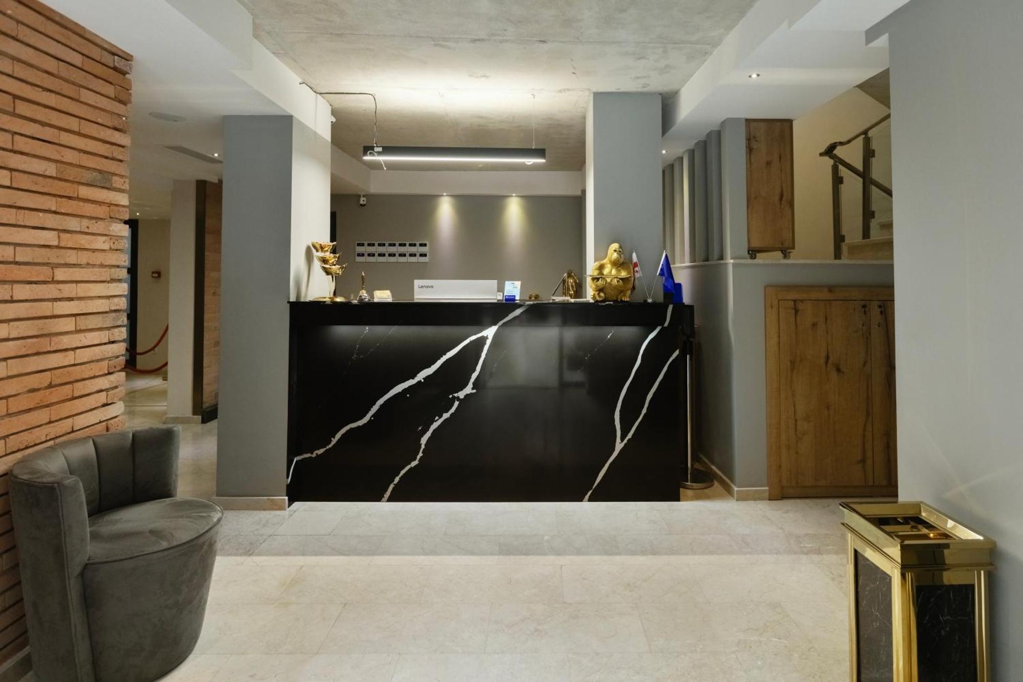 M 1 T Hotel Tbilissi Extérieur photo