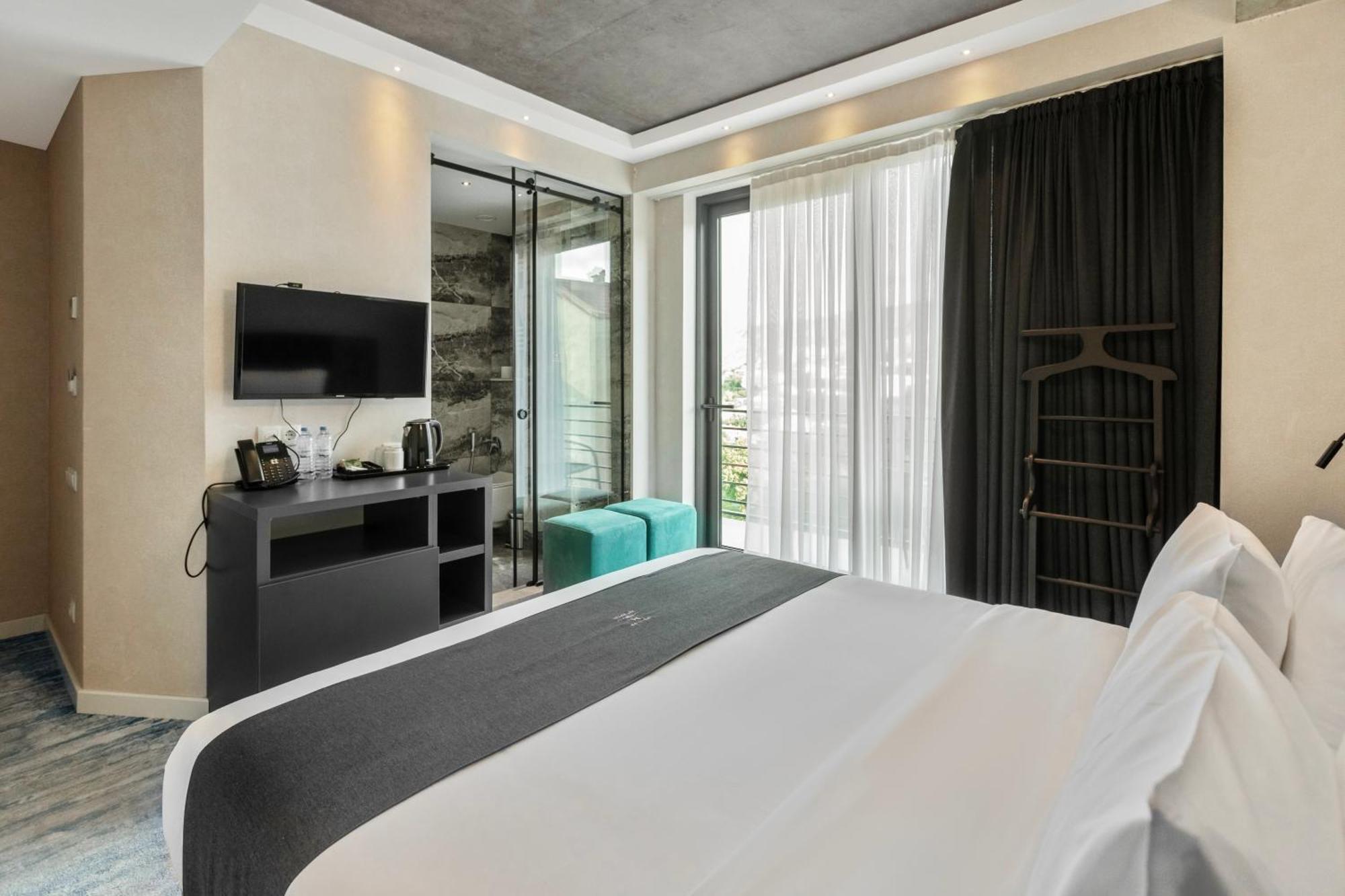 M 1 T Hotel Tbilissi Extérieur photo
