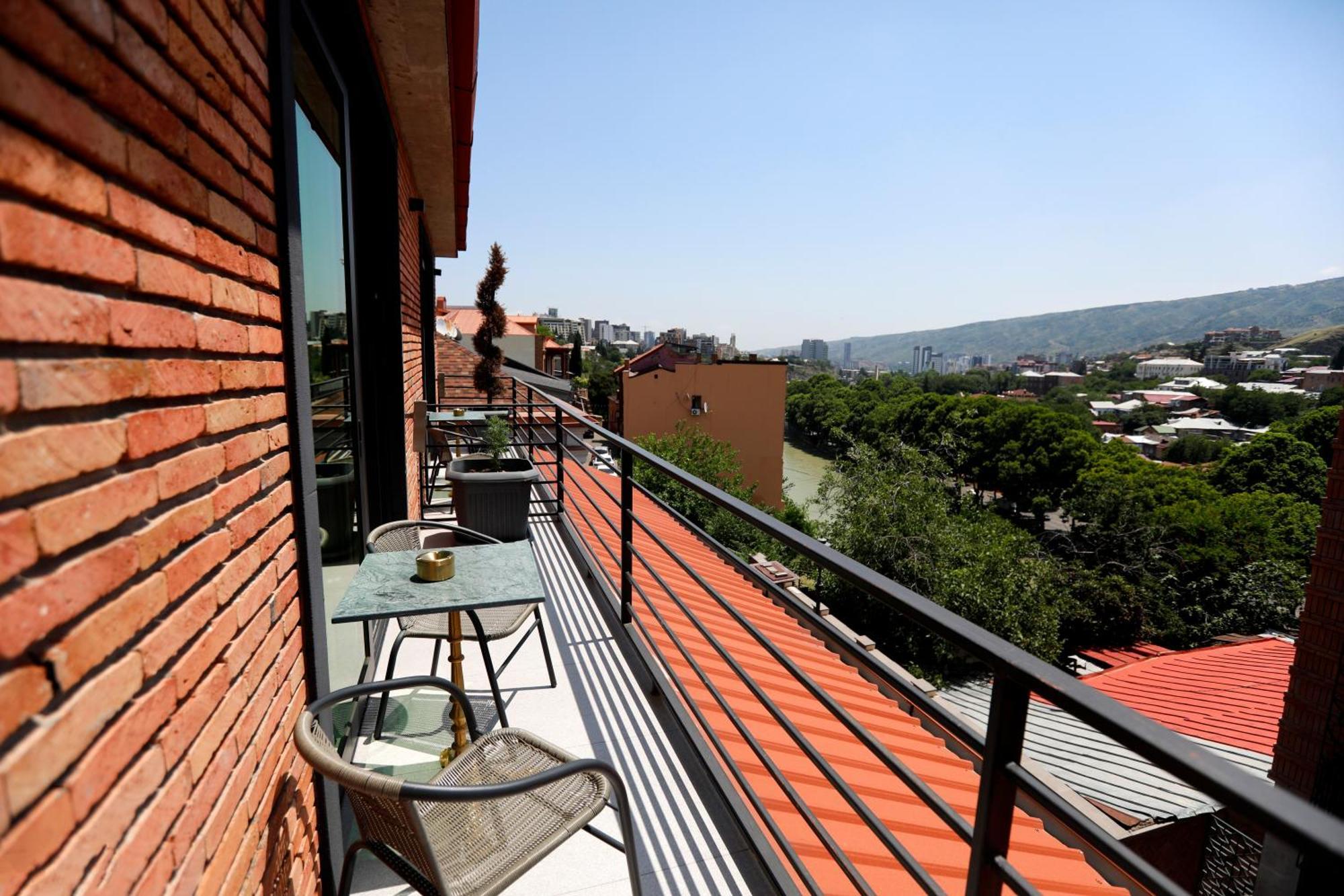 M 1 T Hotel Tbilissi Extérieur photo