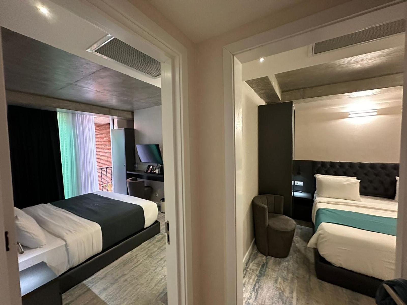 M 1 T Hotel Tbilissi Extérieur photo